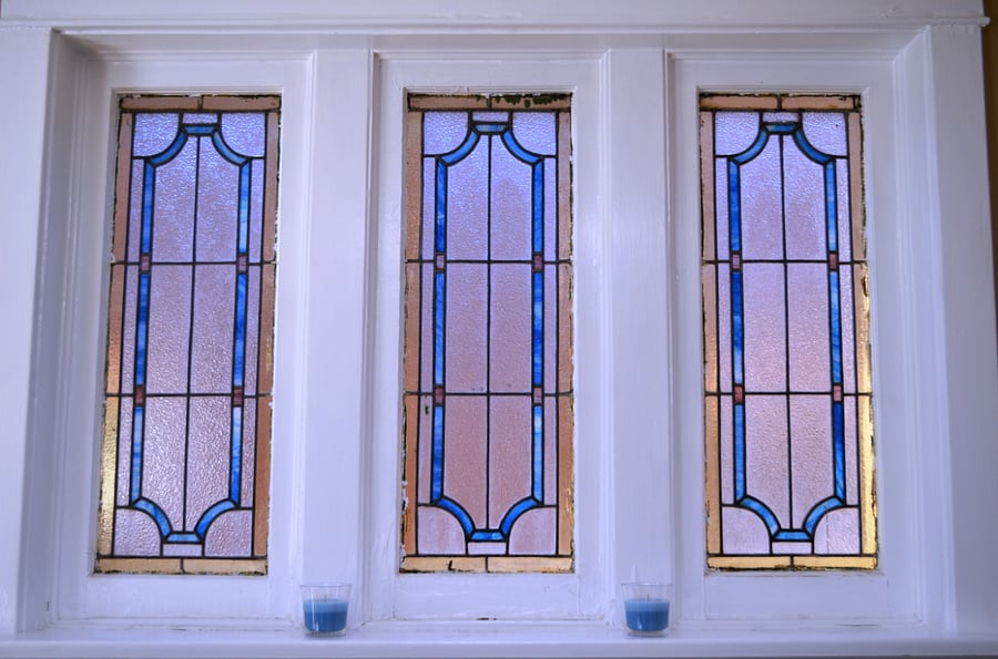 Located In The Livingroom Is A Original 1925 Stained Glass Window