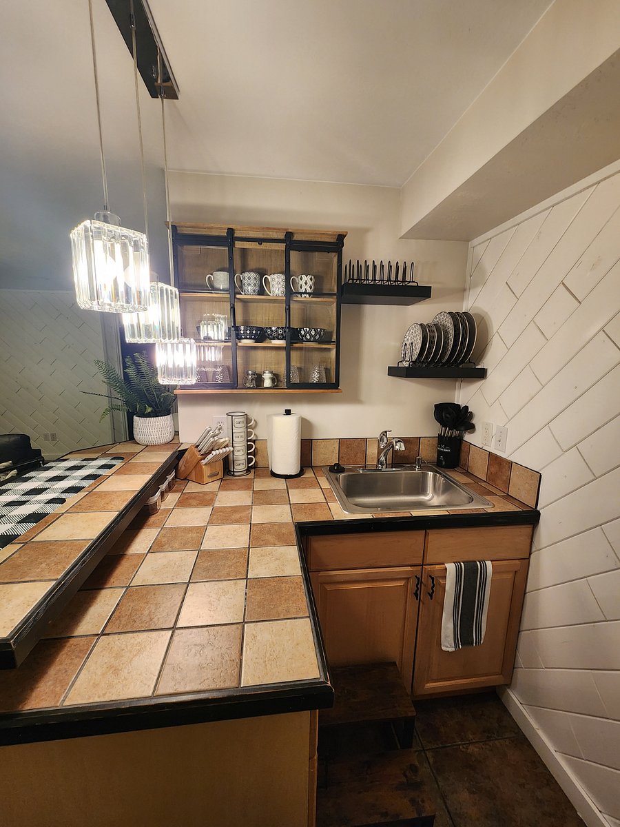 Kitchenette Dishware