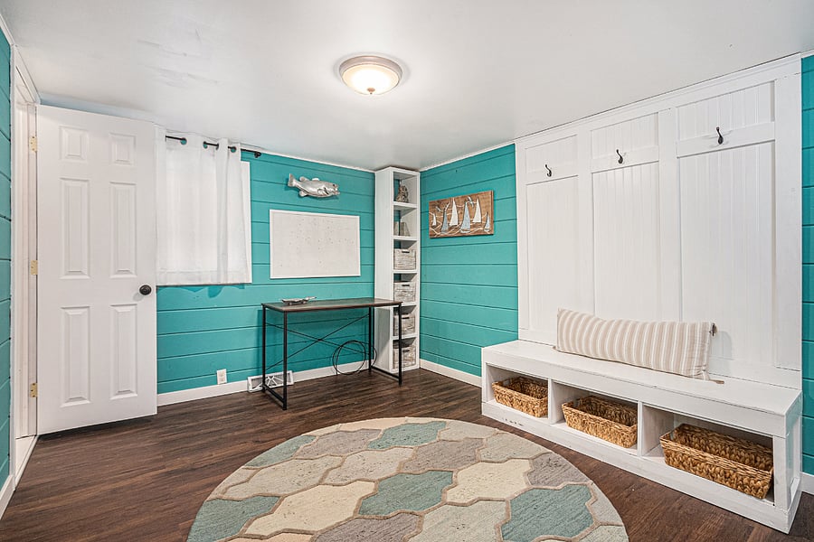 Laundry/office area 2