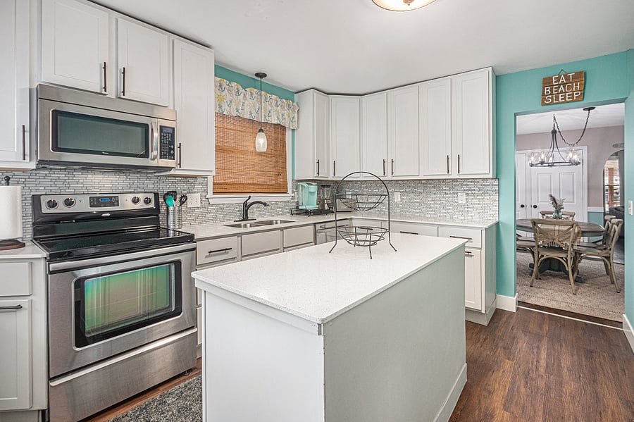 Kitchen pic 2