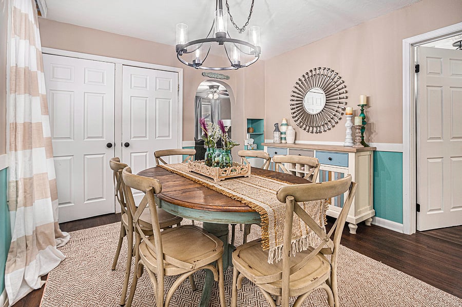 Dining room pic 1