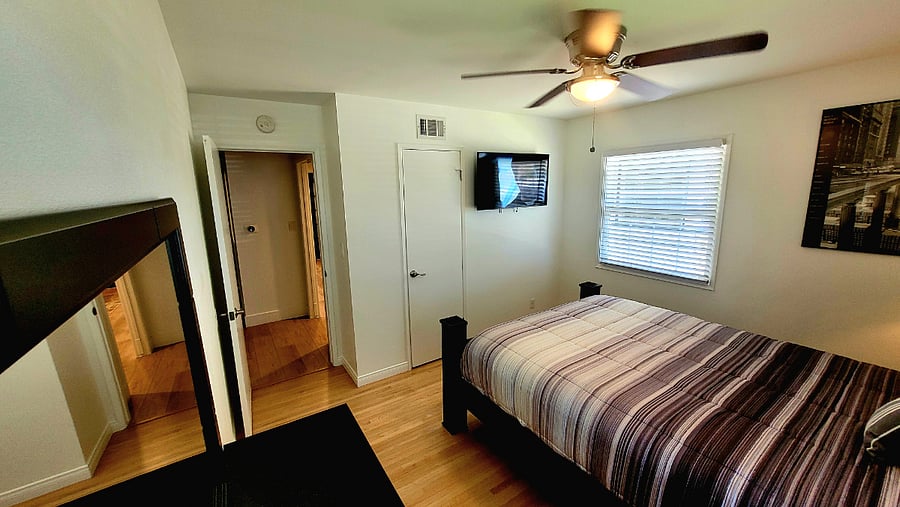  Bedroom 1 - Double