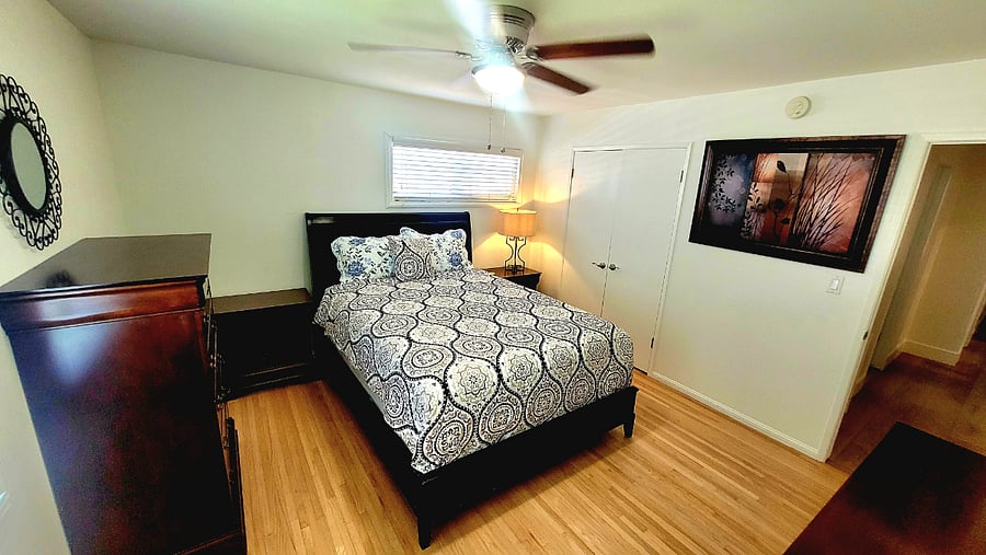 Bedroom 2 - Queen