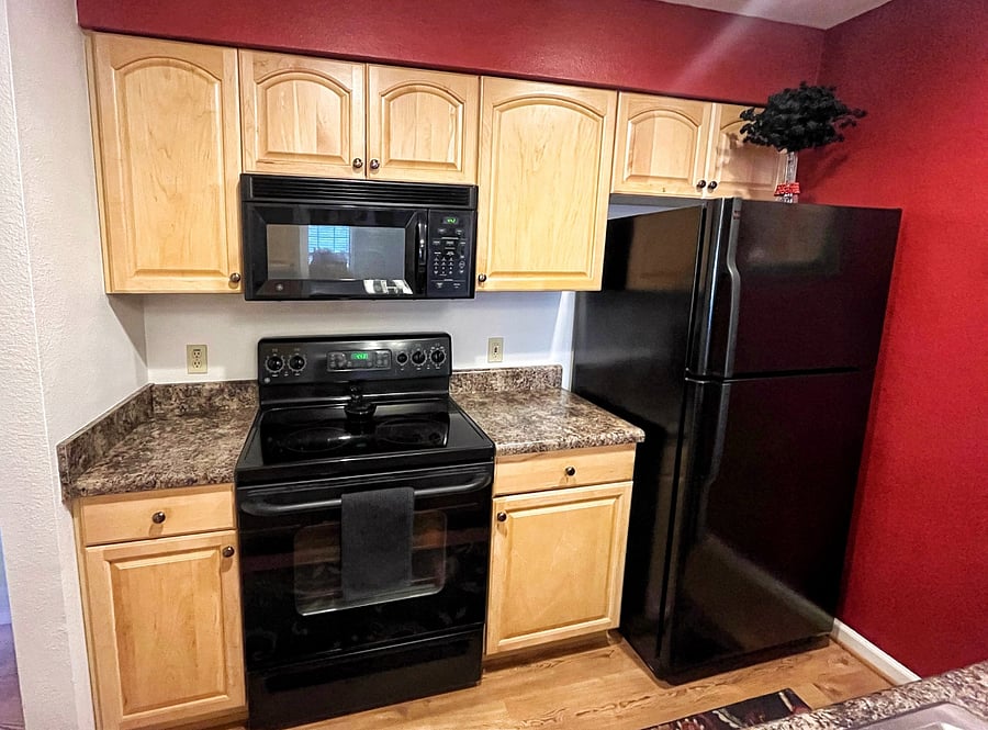 Fully-stocked Kitchen
