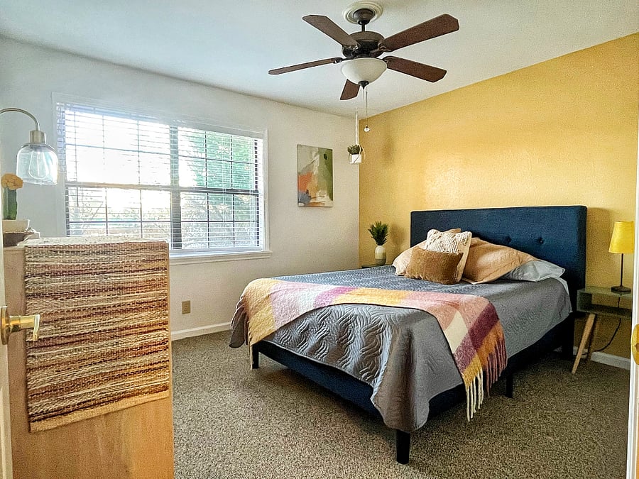 Second Bedroom w/ Queen Bed & Downtown View