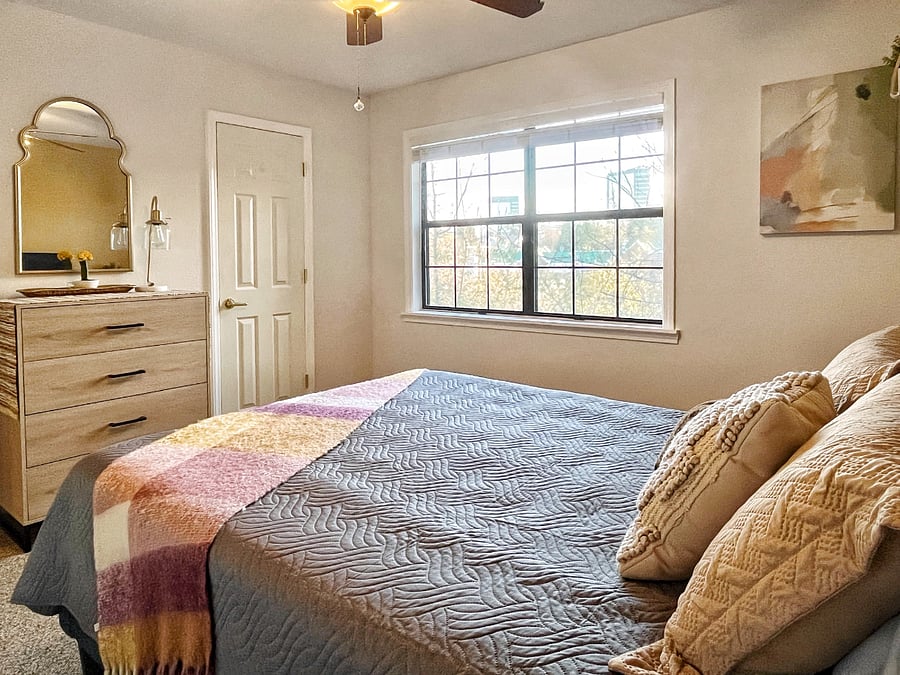 Second Bedroom w/ Queen Bed & Downtown View