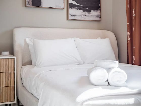 Cozy queen bed, sweet dreams!