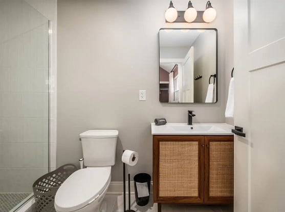 Enjoy a walk-in shower, with very hot water!