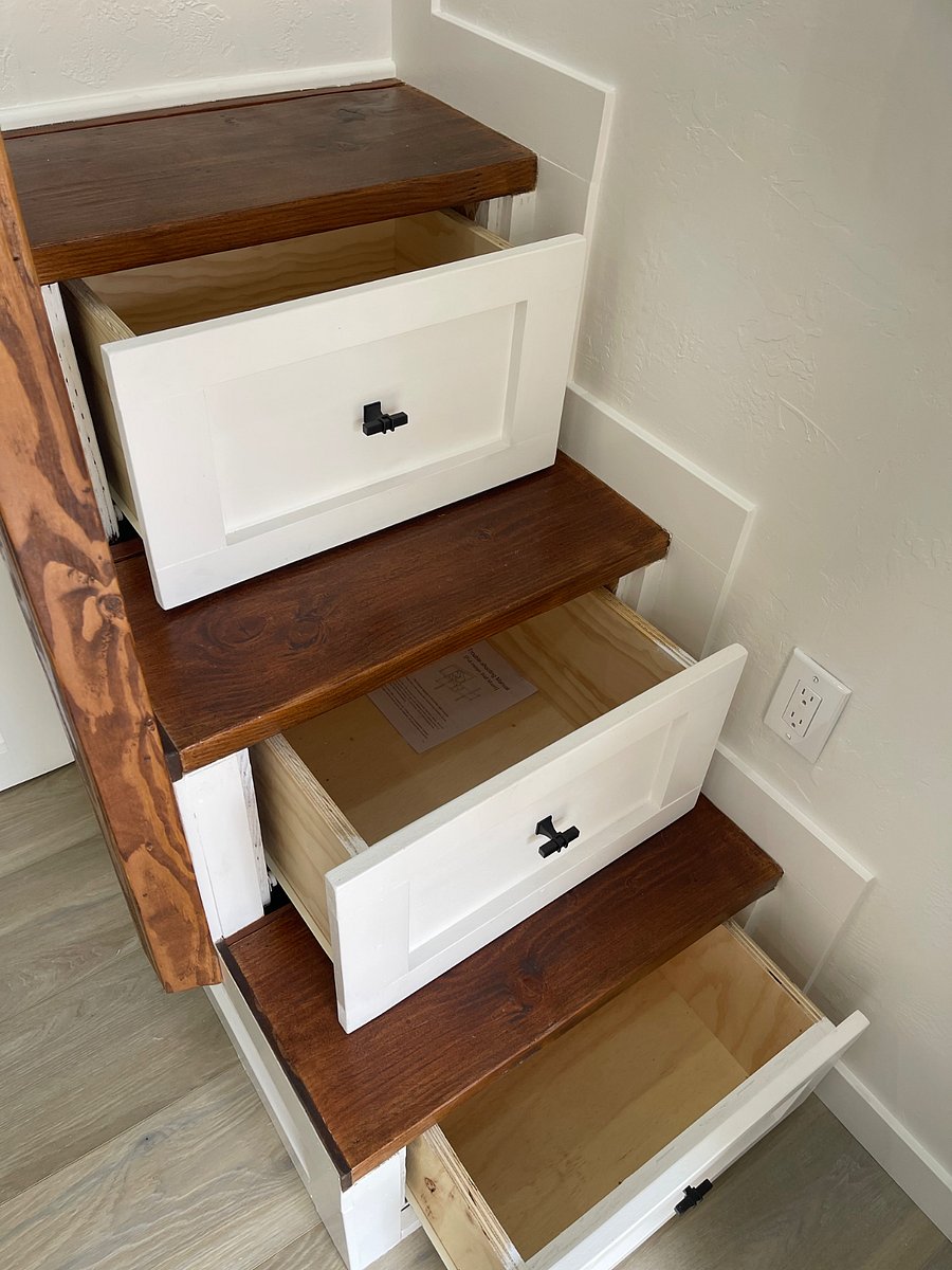 Staircase with storage