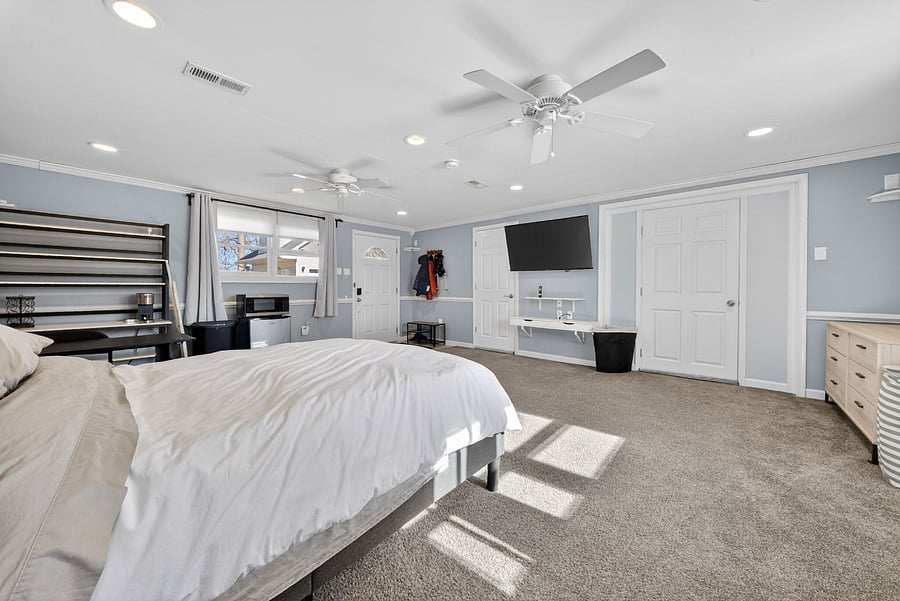 Large Room E