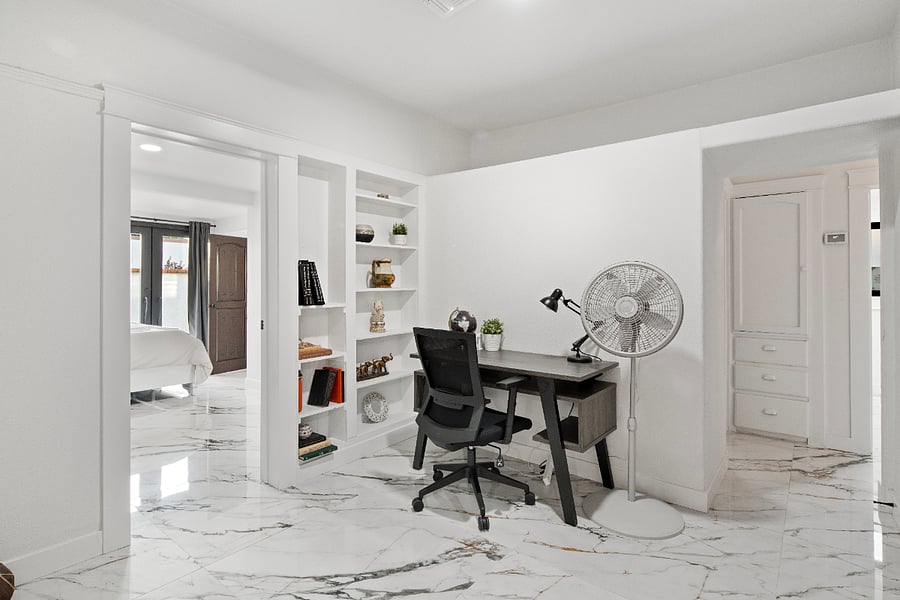 Office room, can have a murphy bed. has two closets