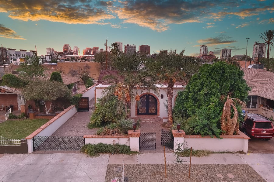 Walking distance to several downtown amenities and the art district