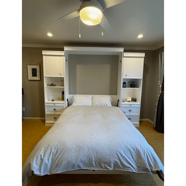 Dreamy queen size bed - black out curtains for restful sleep