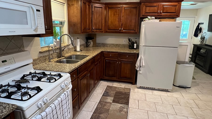 Full Kitchen