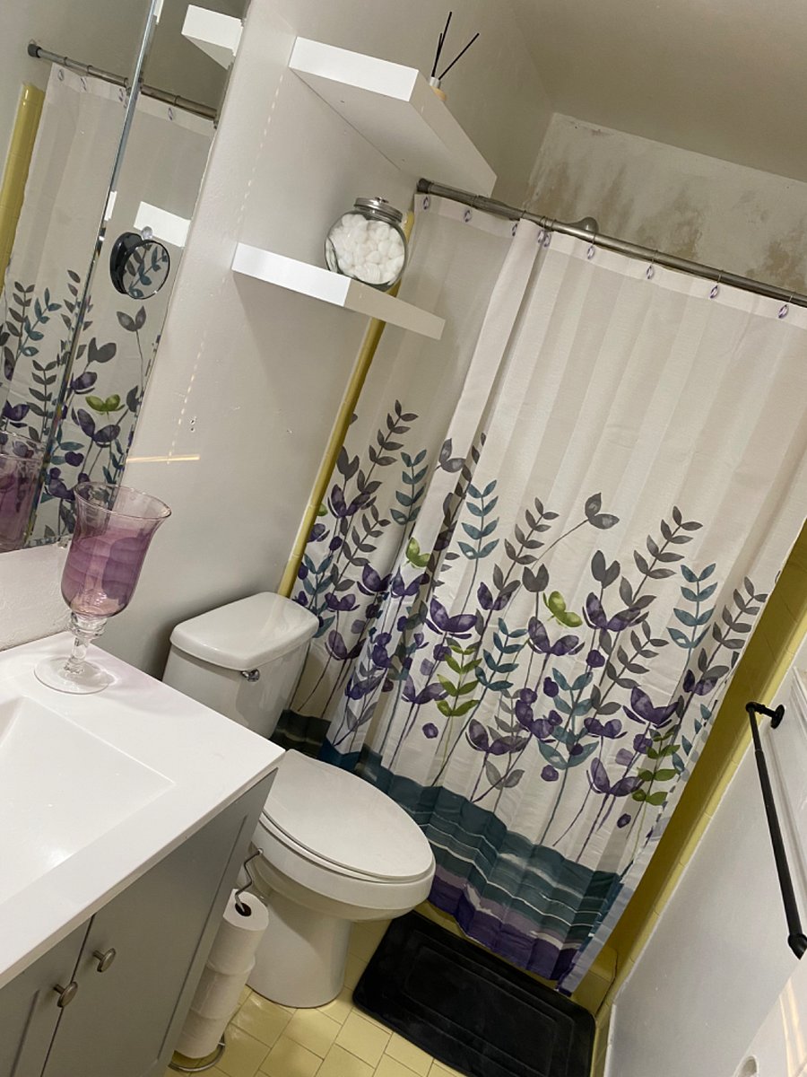 Master bathroom (1)