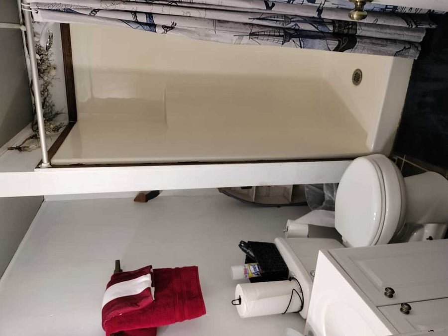 Full bathroom (3)