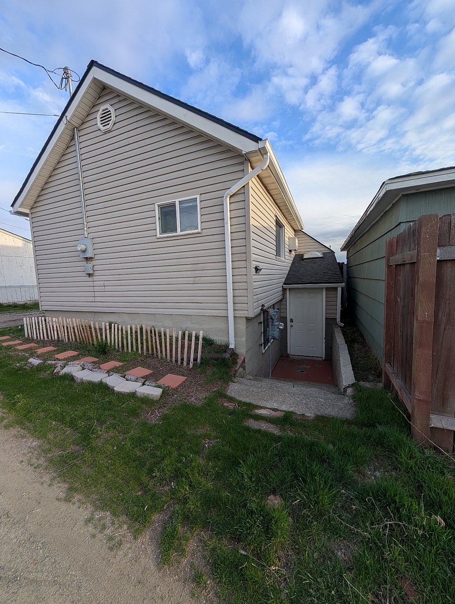 Private alley entrance