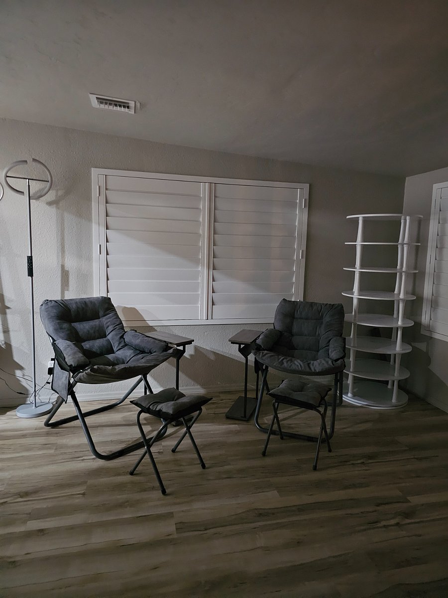 Lounge chairs in second sitting room 