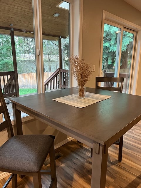 Woodland Traveler Lodging - 1 of 2 dining common areas