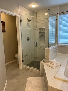 Private Wolf Unit Traveler Lodging private bathroom
