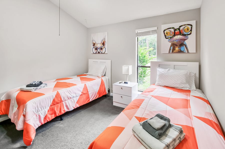 twin beds