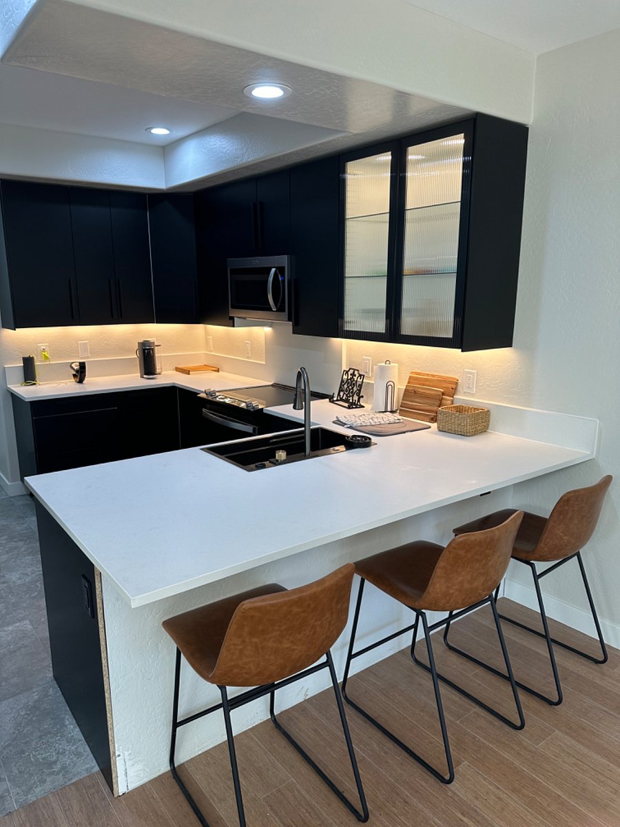 Kitchen with seating