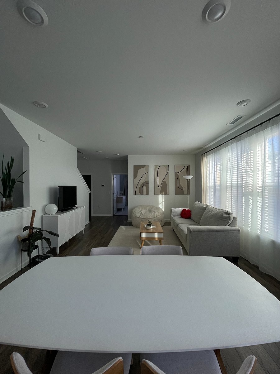 Common Space - Livingroom