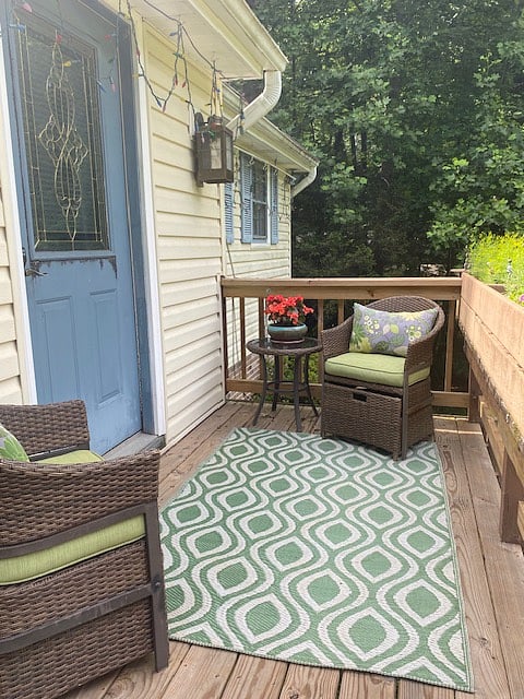 Private entrance with private seating area.