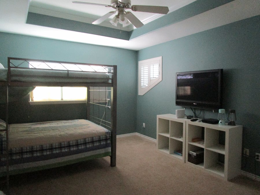 upper bedroom 2 double beds