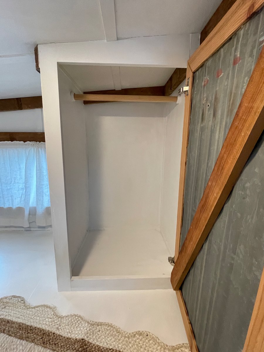 More storage space in the loft closet