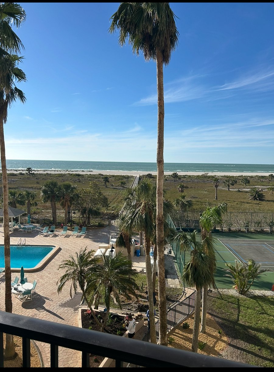 Beachfront Millionaire Neighborhood Gated Security 500 ft from Beach