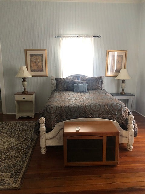 Front bedroom