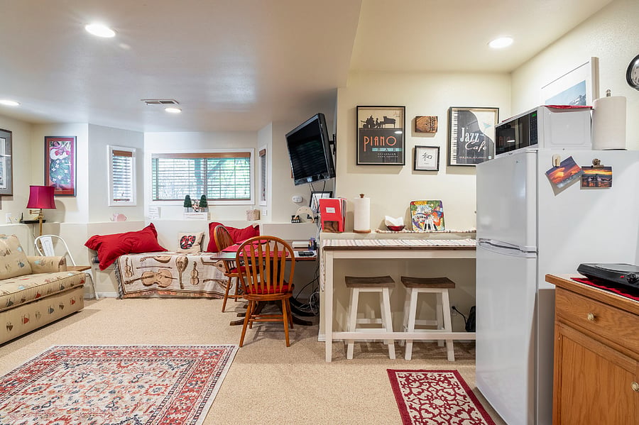 Great room - 40" TV