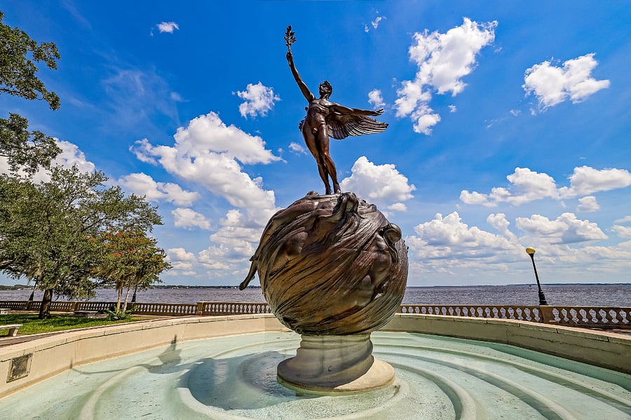 Memorial Park-Riverfront park 1 mile away