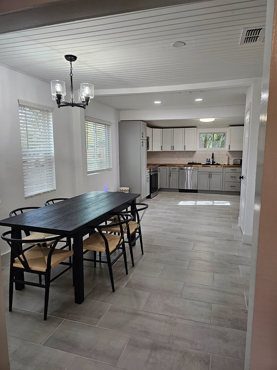 Dining & Kitchen