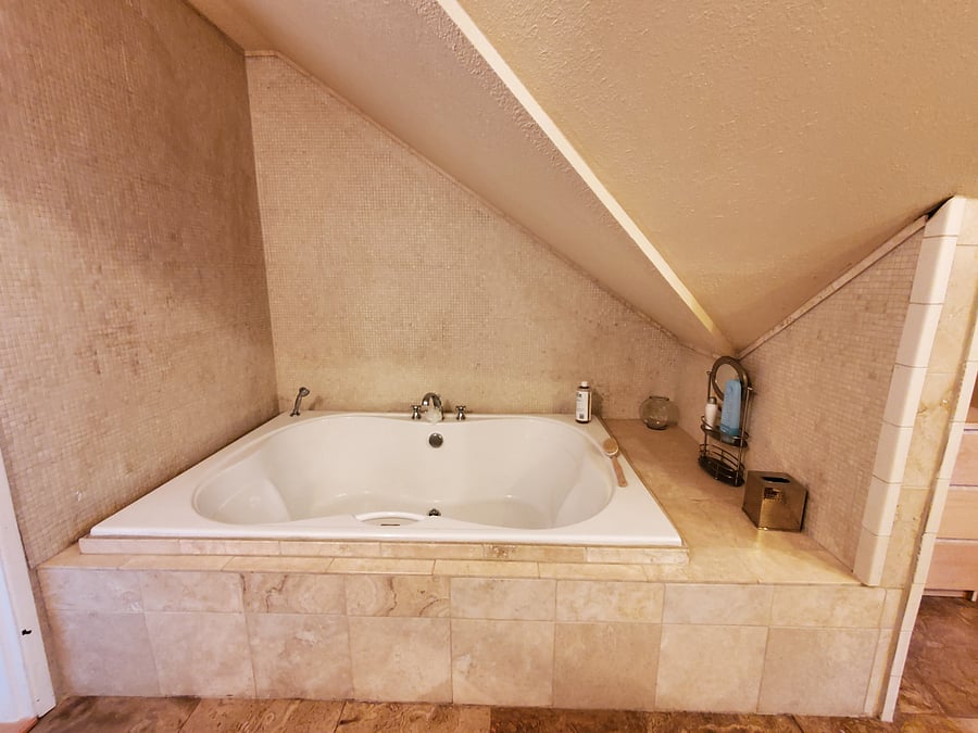 Upstairs soaking tub