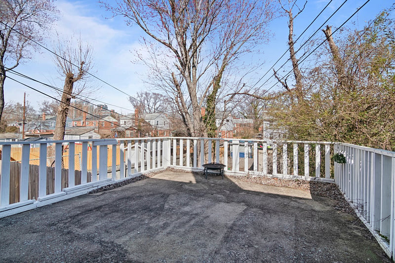 private back deck with 4 seater patio set (non-pictured)