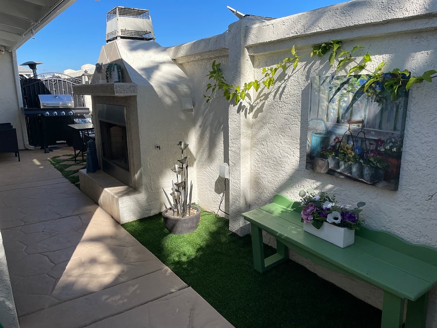 Enter your patio oasis. Completely yours, 100% private.
