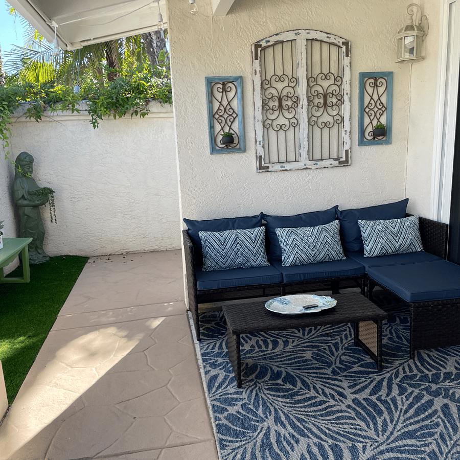 Relax on the sofa lounge while you listen to the fountain, and sit by the fire.