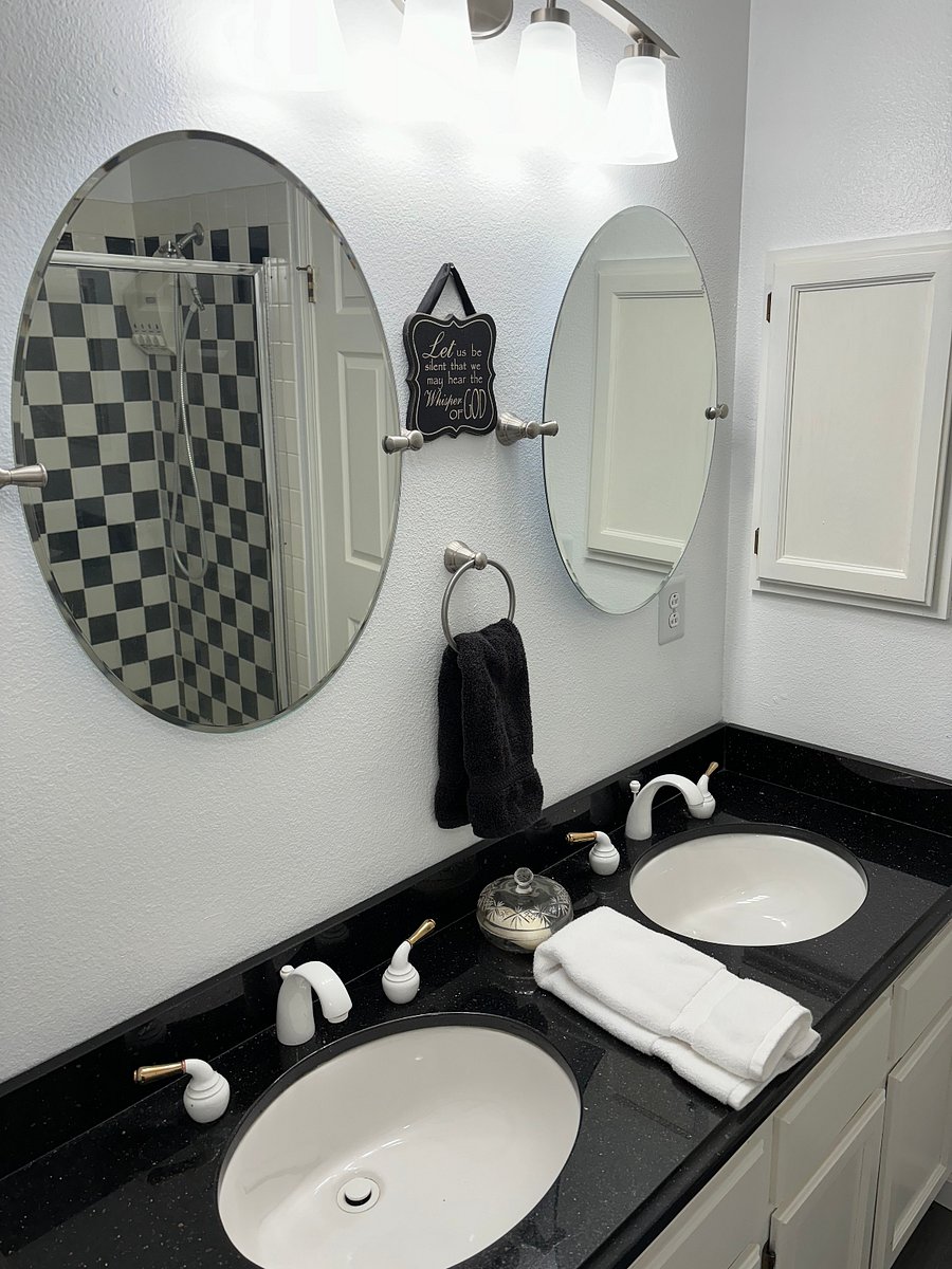 En-suite bathroom