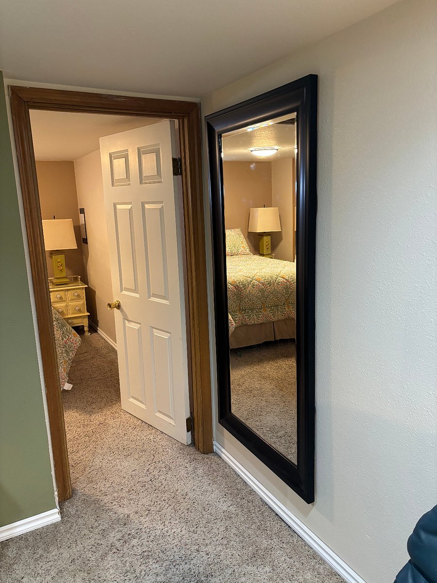 Entry to bedroom