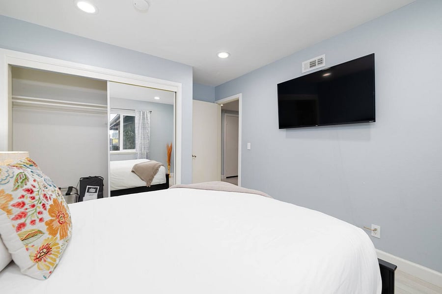 Queen bed in bedroom #3