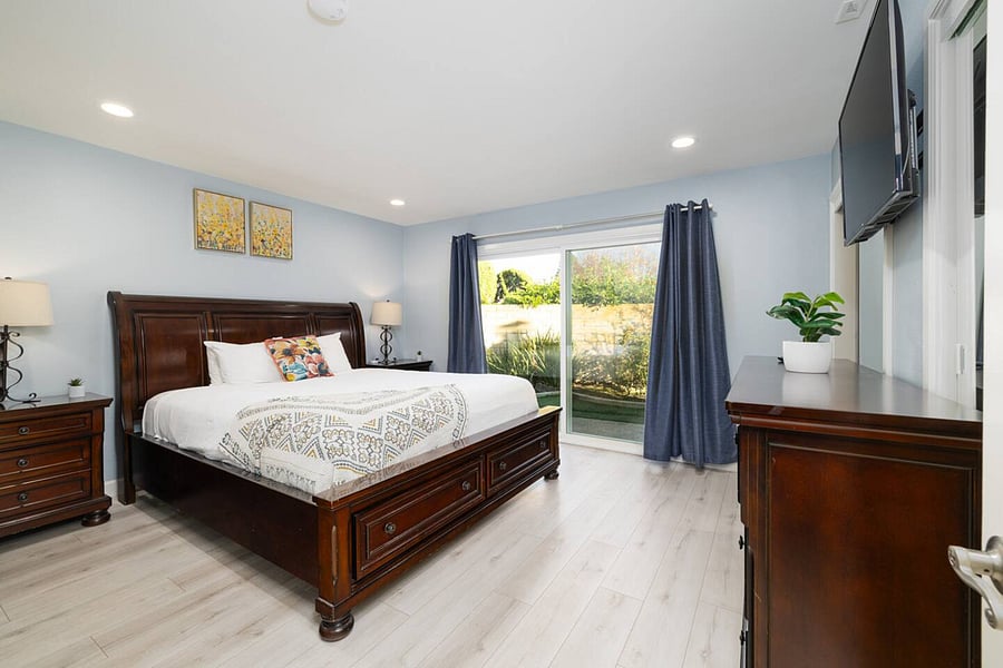 King bed & smart TV in master bedroom