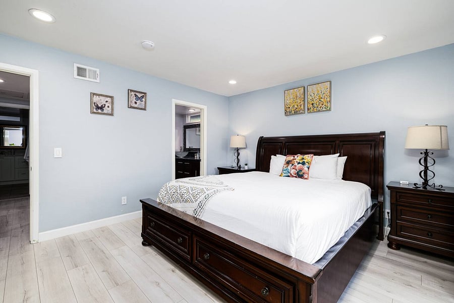 King bed & smart TV in master bedroom
