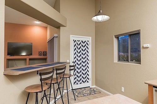Kitchen, breakfast bar, back door