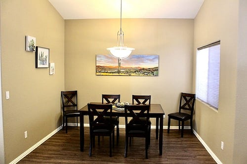 Dining room seats 6