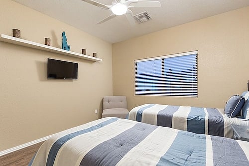 Front bedroom 