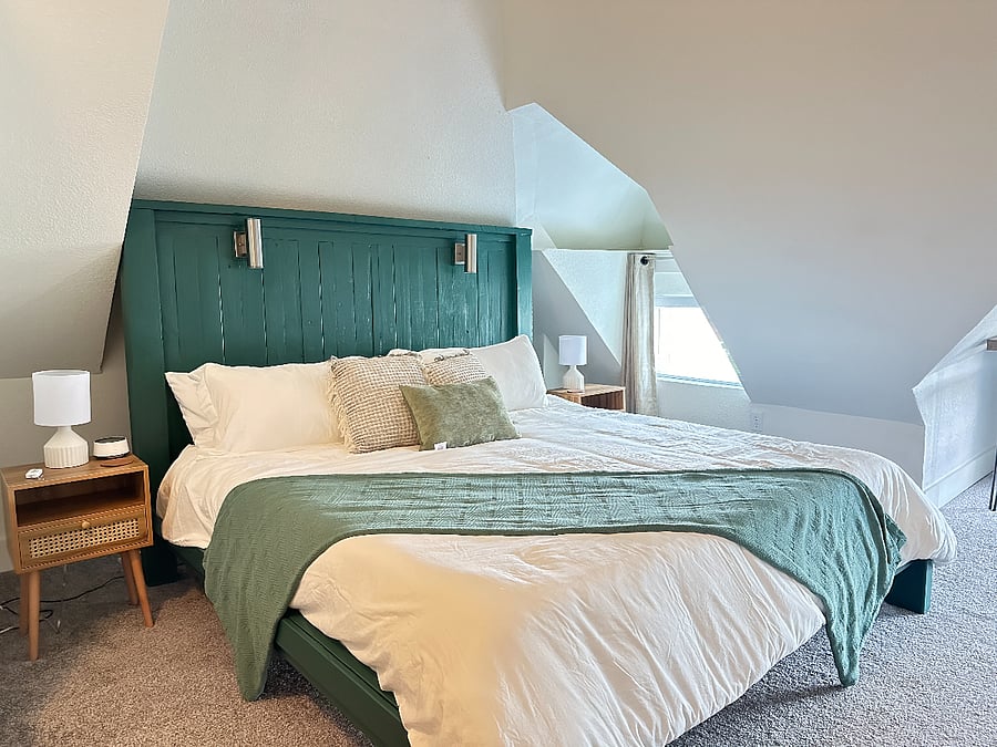 King size bed.