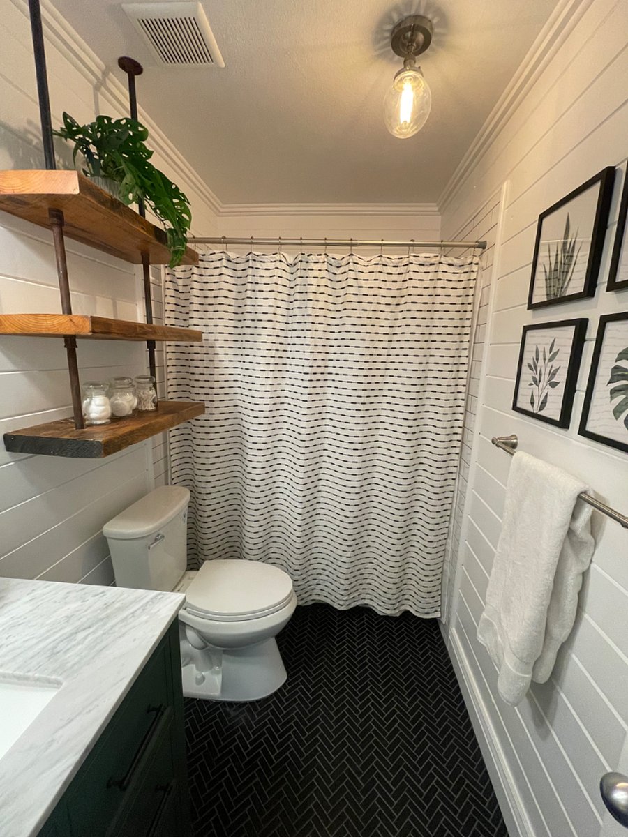 Newly renovated main bathroom