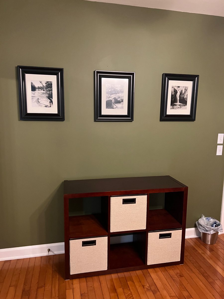 Storage rack with bins 